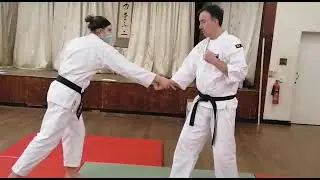 Wrist lock takedown. Gyaku gote. Shorinji kempo. White to yellow belt technique 5kyu.