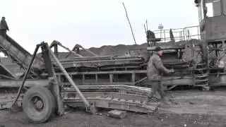 РУССКАЯ ТЕХНИКА В ПОЛЕ.УРОЖАЙ В РОССИИ.Грузовики рулят.Свекла.
