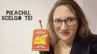 Apriamo il panettoncino dei Pokémon 😁 - Flavia Celano