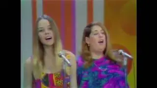 The Mamas & The Papas - Monday, Monday [The ES Show 1966]
