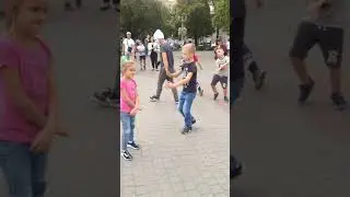 Танцы на площади