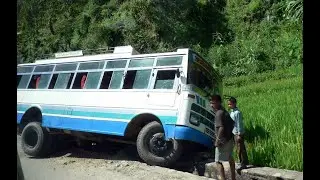 NEPAL, Route allant de la frontière  du Tibet à Katmandou