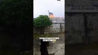 hujan bukan halangan untuk berpacu naik kapal 😂😂