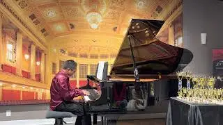 《夜来香》 performed by Shan Lee