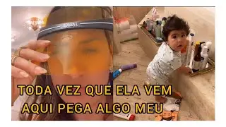 Simone furta um óculos de Simaria/Zaya fazendo bagunça