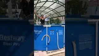 Бассейн под навесом