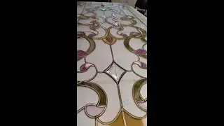 Двухсторонний плёночный витраж  с фацетами в перегородке.Классический орнамент.