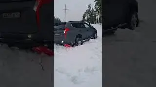 Паджеро спорт на 35х в глубоком снегу.# застрял# паджеро