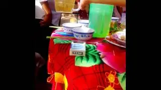 Trung den bia om ba dao