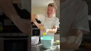 Upside-down APPLE CAKE recipe 