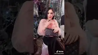 Viral cewek cantik minum susu