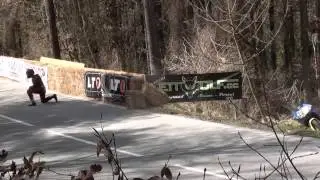 2 Stürze beim Bergrennen Landshaag, 13.04.2013 von Nr. 28 und 135