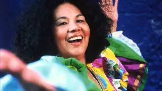 Totó la Momposina - La Cumbia Está Herida