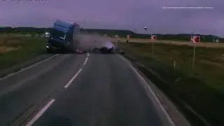 Жёсткое дтп Субару Импреза и Фура  лобовое
