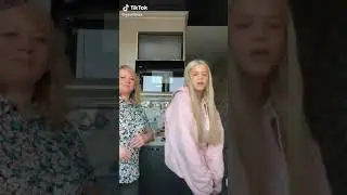 Юля и мама 🍑💙