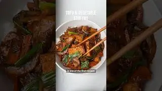 And easy, tasty tofu & vegetable stir-fry! 🥢#easymeals #recipes #vegan #tofu