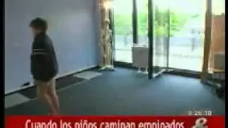Cuando los niños caminan empinados