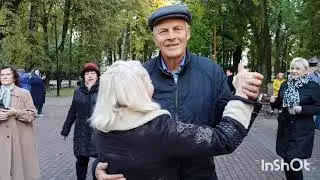Танцы в Парке культуры и отдыха г. Калуга 💃пенсионеры 26.09.21 год