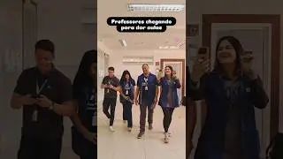Professores chegando para dar aula