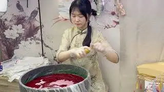 Making Chinese hand-painted fans, half natural, half artificial. #painting #art #diy