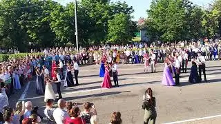 Выпускники Деревнянской СШ на районном балу