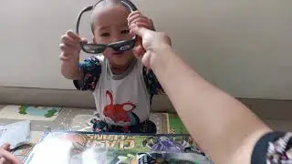Kokoh Rahesya unboxing kacamata 😀