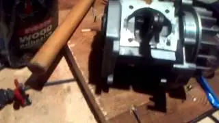 How a 2-stroke engine works
