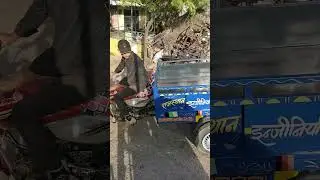 बाईक पे ट्रोली वाला रिवर्स गियर जुगाड़।