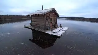 Двигаем корабль, плот и плавающую баню на зимнюю стоянку.