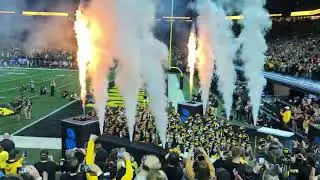 Iowa Hawkeyes Entrance at 2023 B1G Big Ten Football Championship Game - 2023/12/02