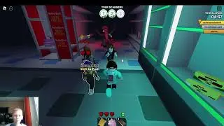 Roblox убегаем от робота-пылесоса Штрудель ТВ
