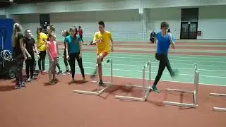 HAAK Mladost, trening, vježbe preko prepona u atletskoj dvorani na Velesajmu