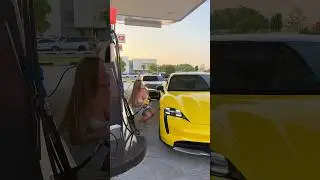 I don't understand where to fill gasoline in this Porsche?