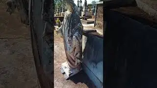 Série Desvendando Jazigos  - Derrubaram a Imagem