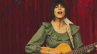 Nicki Bluhm: "Everyone's Getting Love For Christmas" (Official Music Video)