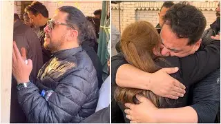 انهـ   ـيار ابن الموسيقار حلمي بكر في جنا***زة والده و مصطفى كامل يدعوا له ويسانده