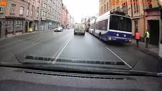 Rīgā, Brīvības ielā deg autoserviss, В Риге на ул. Бривибас сгорел автосервис