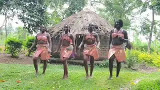 Amazing Dance Akello Dako By Docky Sandi