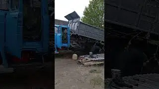 Зил 130 в работе после реставрации