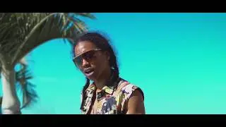 PRESSA - ''CHRISTINA MILIAN''