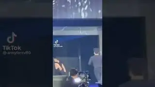 The female staff must be😳😳 