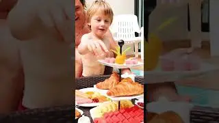 Dream floating breakfast in Thailand … with kids 