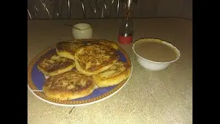 Картофельные котлетки с грибным соусом