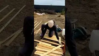 Из строительного хлама сделала ящик