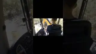 Дренаж вдоль дороги.