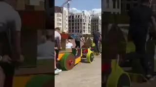 Как вам такой корпоратив? Гонки на картонных болидах