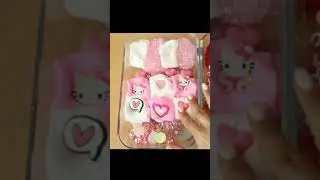 Red Kitty VS Pink kitty 