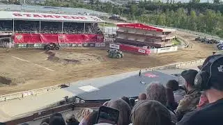Grave digger circles 12 times|| Monster jam