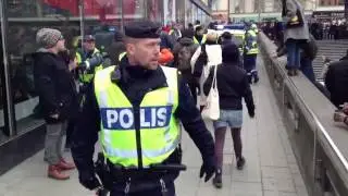 REVA Stockholm - immigrants being violently deported 09-03-2013