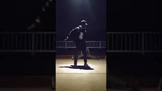Freestyle on the walking bridge .